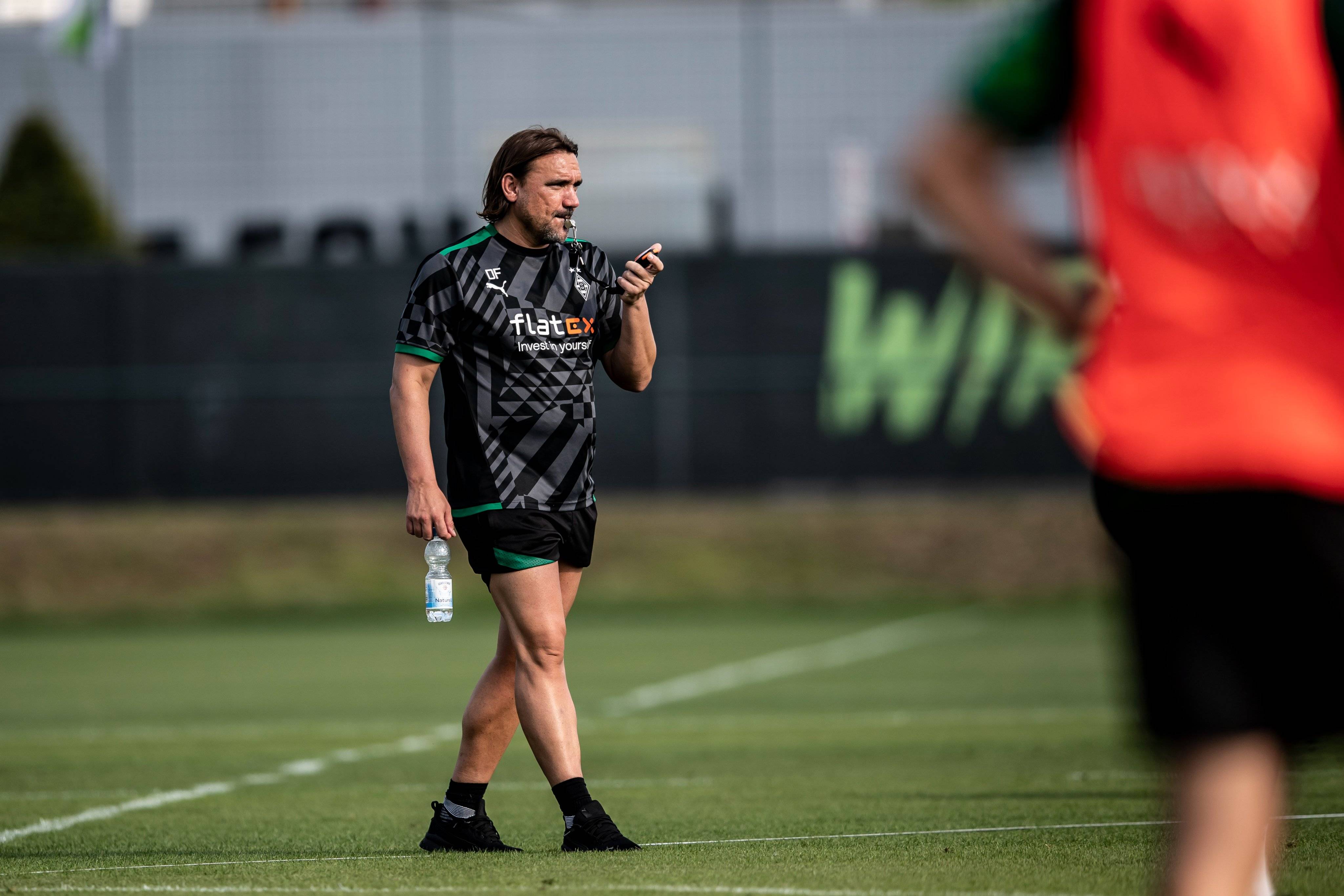 赛前门兴格拉德巴赫备战欧篮联，复出首秀细节曝光，气氛紧张，心理建设被强调(范志毅评价武磊特点并祝贺他获得金球奖)-Jiuyou Sports